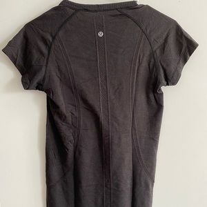 Lululemon swiftly tee
